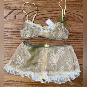 Lucy B garter skirt and bralet, Medium (AUS)